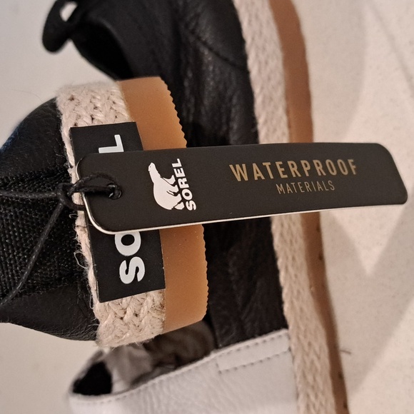 NWT Sorel Ella slip on - Picture 2 of 9